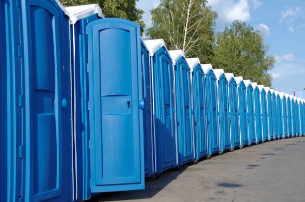 Porta potty delivery and setup in Plains, TX